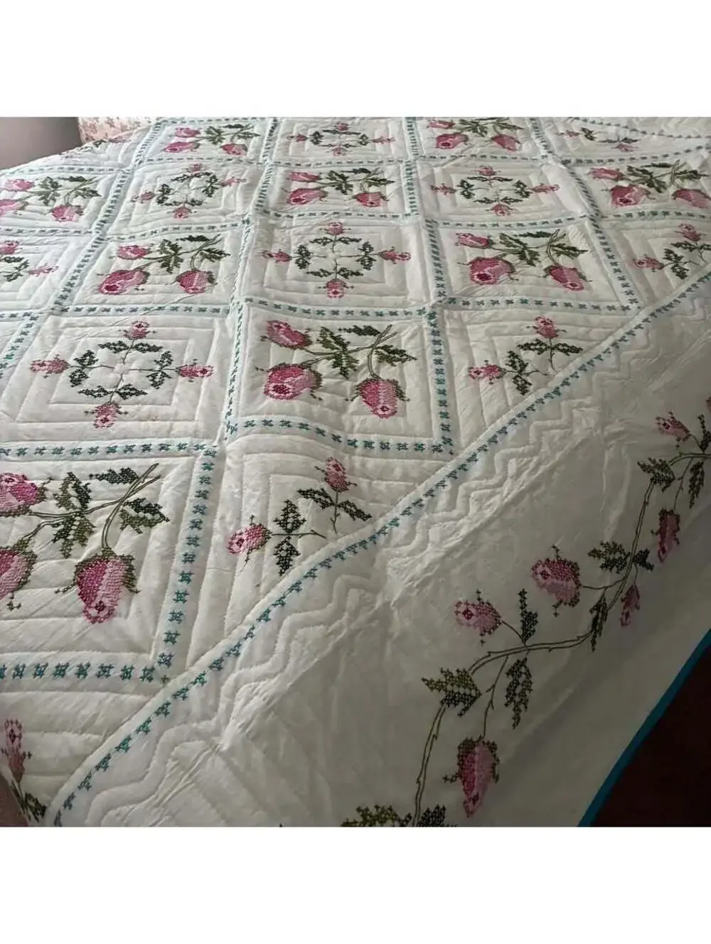 Vintage Hand Embroidered Cross Stitch Rose Quilt Queen 80x96 Floral Bedding